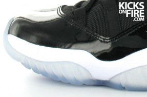 Air Jordan 11 (XI) Space Jam â€“ Black / Varsity Royal â€“ White